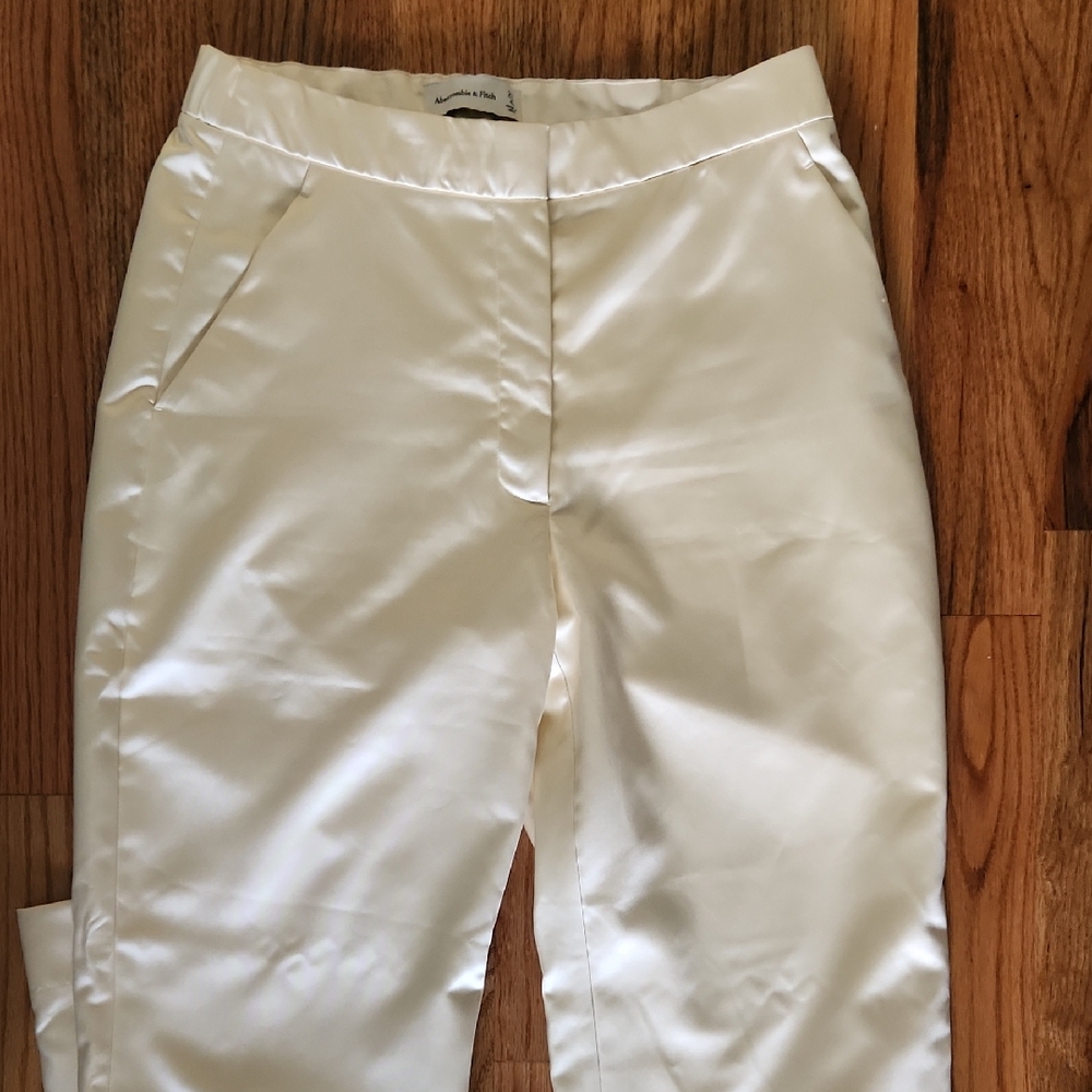 Abercrombie & Fitch Cream Ankle Pants Sz 4